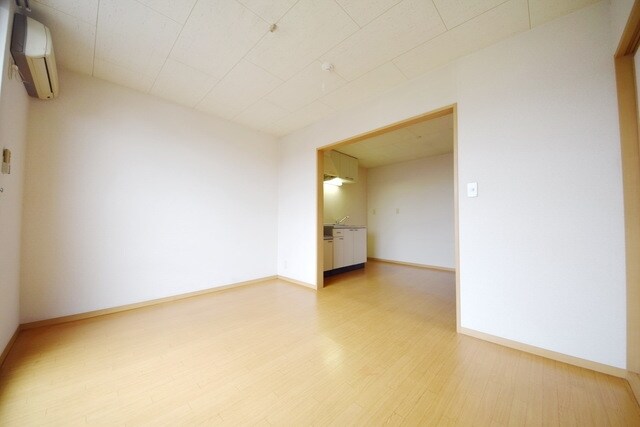 スプリングタイムの物件内観写真