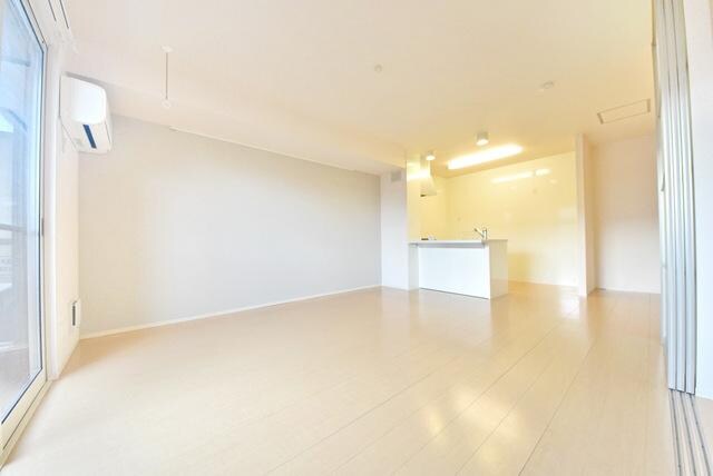 SHAMROCK HILLSの物件内観写真