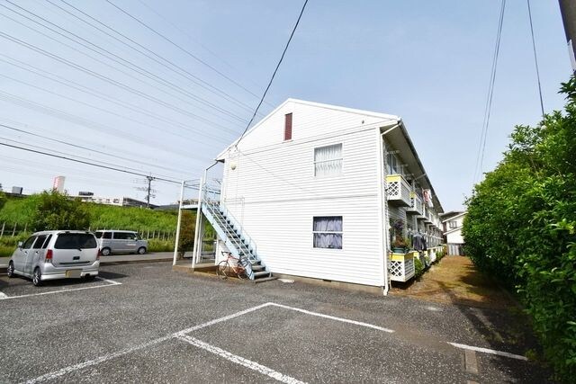 レオパレス武蔵砂川Iの物件外観写真