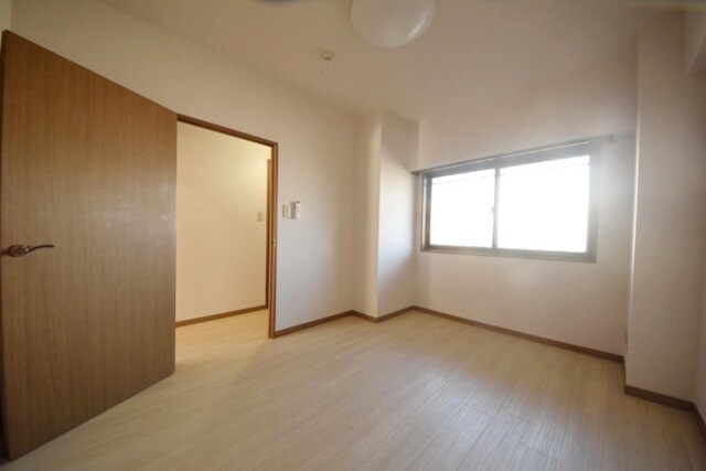 ロイヤルプレステージの物件内観写真