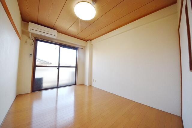 フローラルマンションの物件内観写真