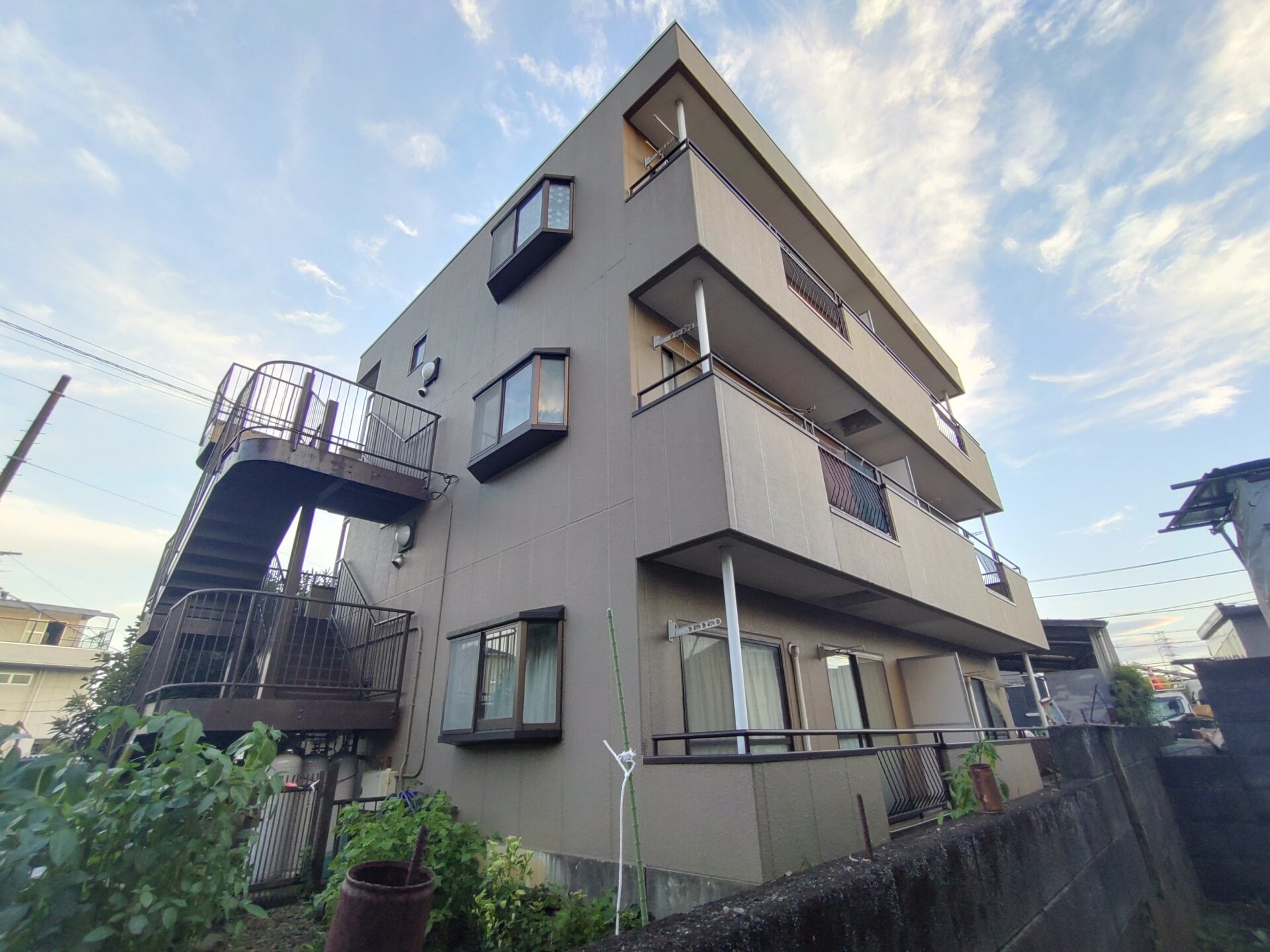 三陽マンションの物件外観写真