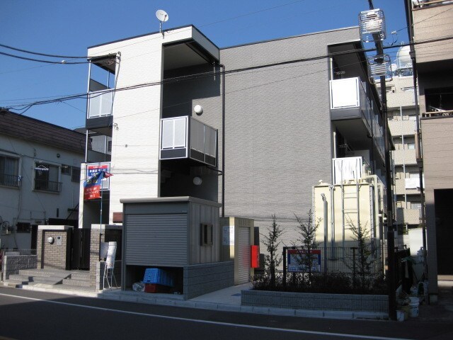 レオパレスメイローズの物件外観写真