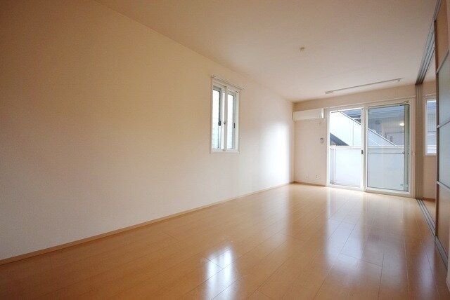 フォッサート・トレ弐番館の物件内観写真