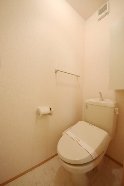 フォッサート・トレ弐番館の物件内観写真