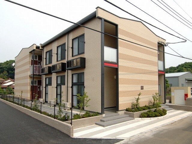 レオパレスNAGISAの物件外観写真