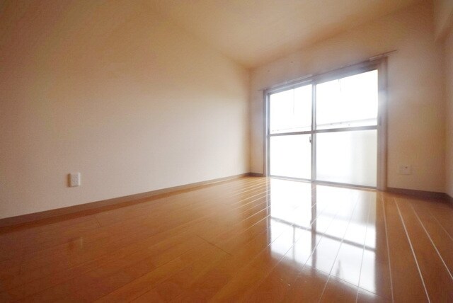 上尾根貝戸団地8号棟の物件内観写真