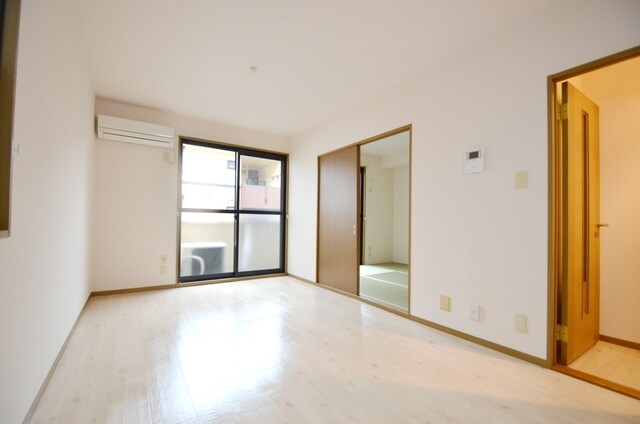 ヴァレンサ氷川B棟の物件内観写真