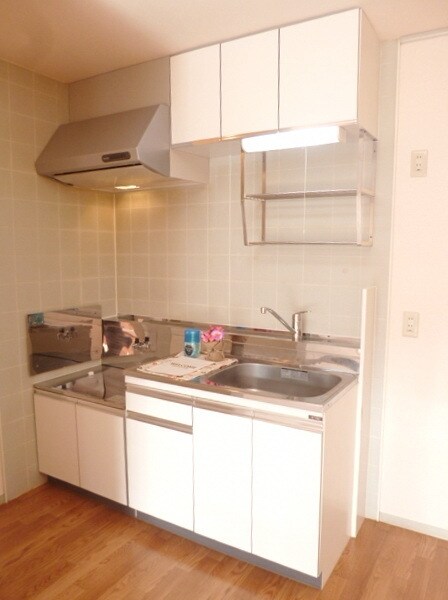 吉川タウンハウス IIの物件内観写真