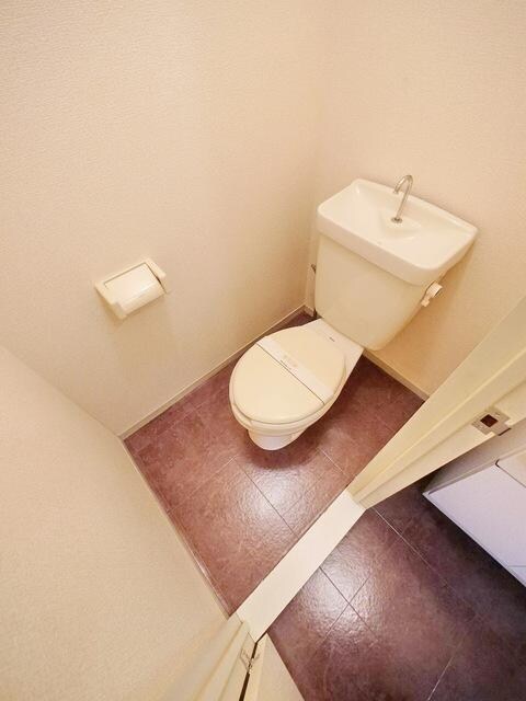 吉川タウンハウス IIの物件内観写真