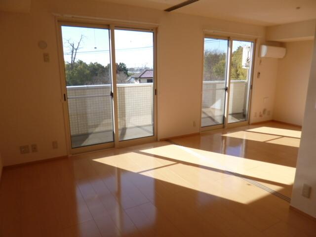 レイクガーデンの物件内観写真