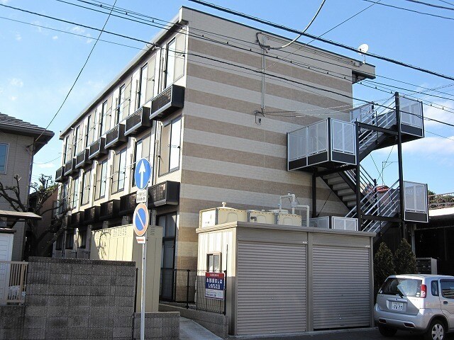 レオパレスヴェストの物件外観写真