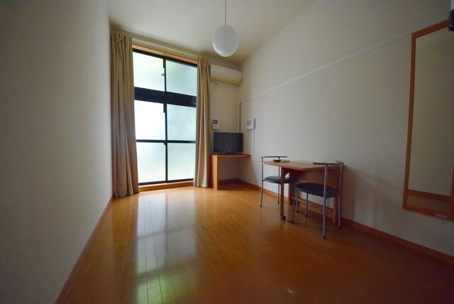 レオパレスパインヒル美女木の物件内観写真