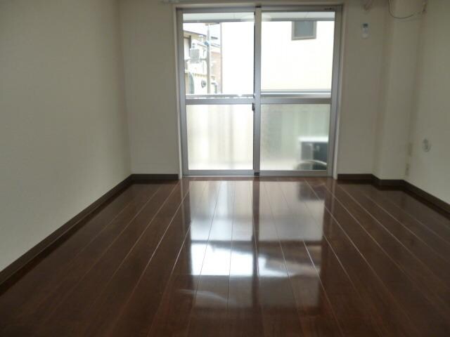 エストタウンWarabiの物件内観写真