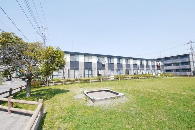 レオパレスリバーパークの物件外観写真