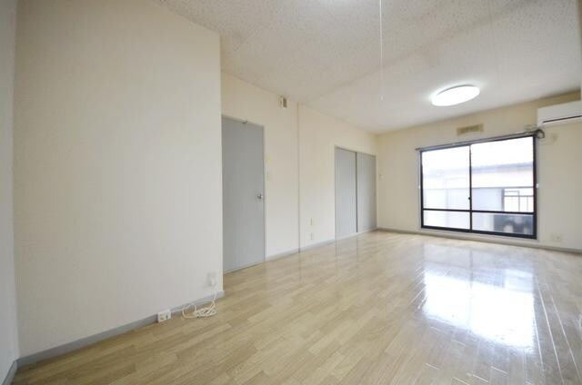 リバーサイド西城の物件内観写真