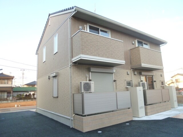 ウィット吉川 Aの物件外観写真