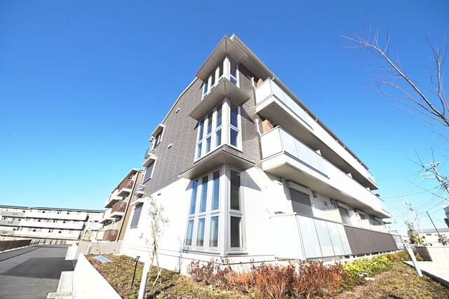 ロイジェントパークスレイクタウンIII J棟の物件外観写真