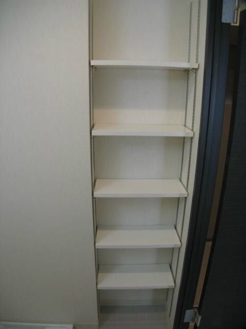 アン・ボルヌの物件内観写真