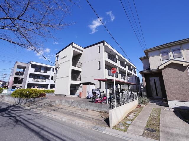 ニューマリッチ吉沢Aの物件外観写真