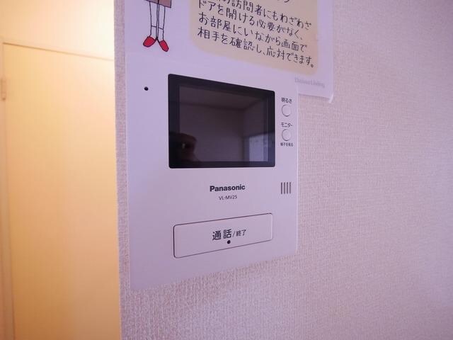 吉川タウンハウス IIの物件内観写真