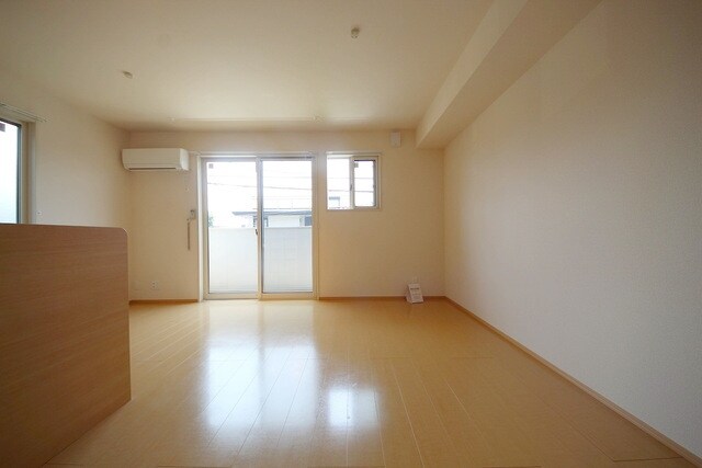 ルーヴル三橋Aの物件内観写真