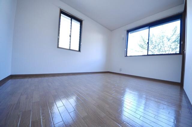 ホワイトヴュー 弐番館の物件内観写真