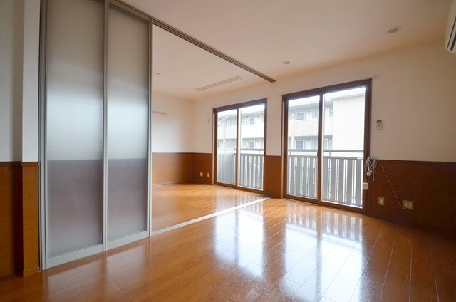 グランシャリオEの物件内観写真