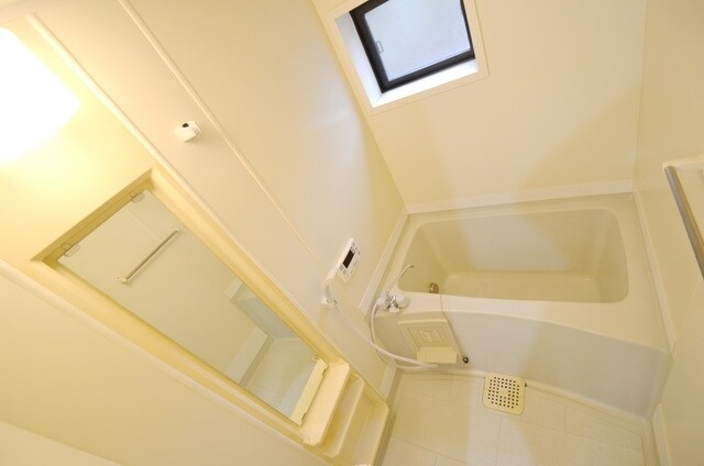 ヴァレンサ氷川B棟の物件内観写真