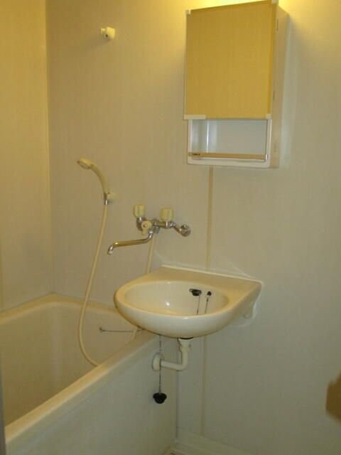 逆川ハイツの物件内観写真