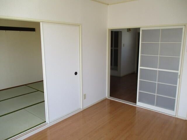 逆川ハイツの物件内観写真