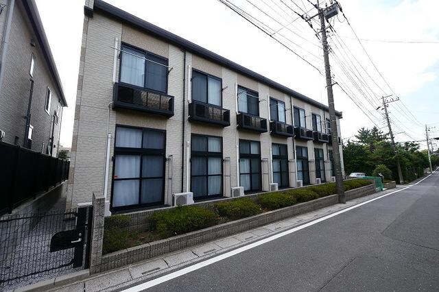 レオパレス並木パークの物件外観写真