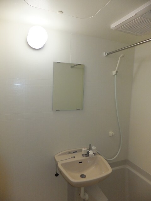 レオパレスプリムロウズの物件内観写真