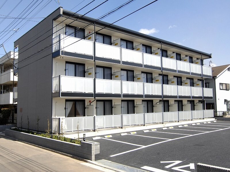 レオパレスプレジオの物件外観写真