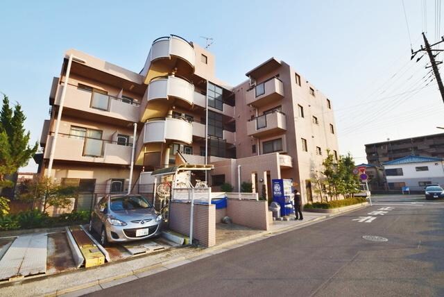 レジェンドの物件外観写真