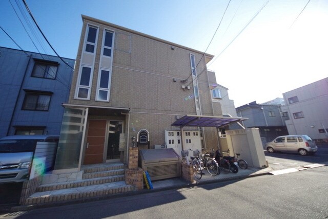 メゾン ド シャルマンの物件外観写真