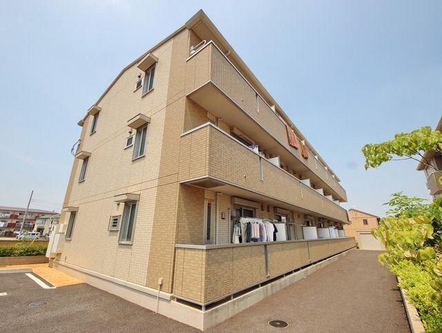 ヘリオスAの物件外観写真