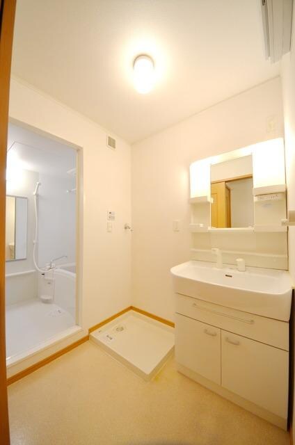 バーントシェンナ IIの物件内観写真