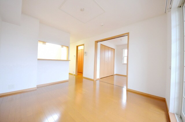 バーントシェンナ IIの物件内観写真