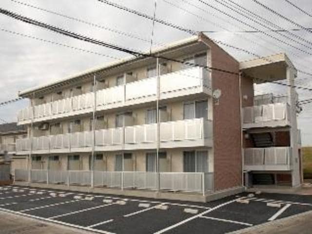 レオパレスルチェンテの物件外観写真