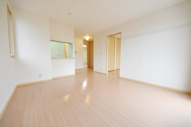 ヴィラ・ウイスタリアの物件内観写真