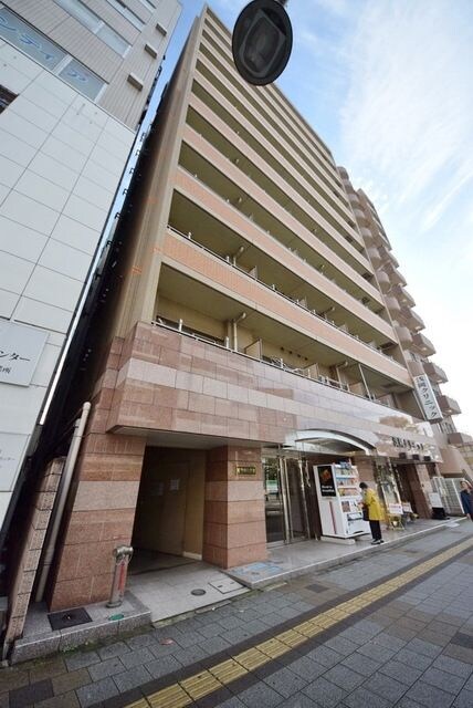 伊勢原七番館の物件外観写真