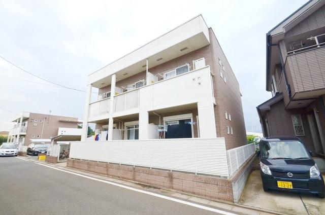 グランドライフB棟の物件外観写真