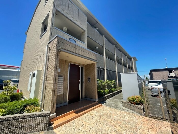 カルチェBの物件外観写真