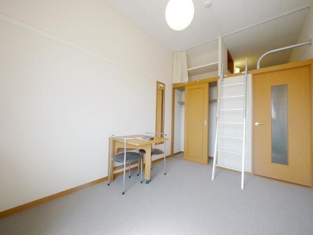 レオパレスクレール岸町の物件内観写真