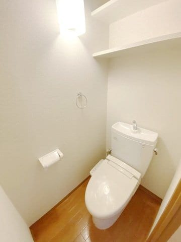 ロイヤルピジョン岩塚の物件内観写真