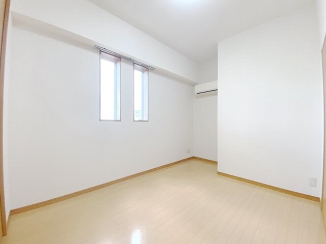 ロイヤルピジョン岩塚の物件内観写真