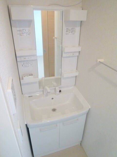 レフィナードソメイB棟の物件内観写真