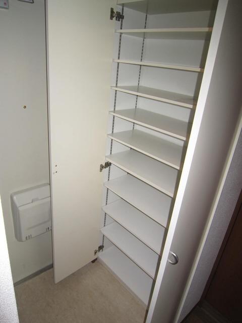 リヴィエルバーグ西大島の物件内観写真