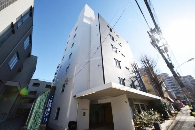 白金台マンションの物件外観写真